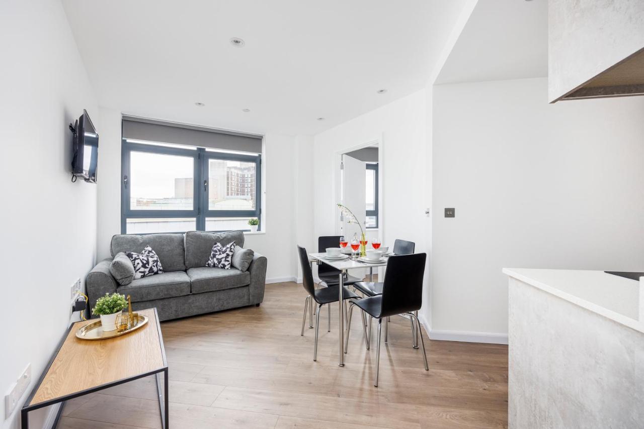 Cresta House - Modern Apartments Luton  Exterior photo
